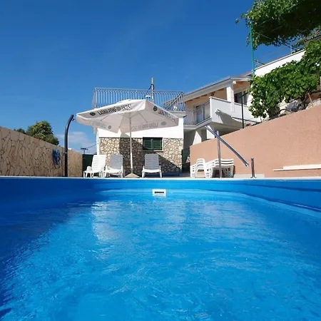 House Neda Hotel