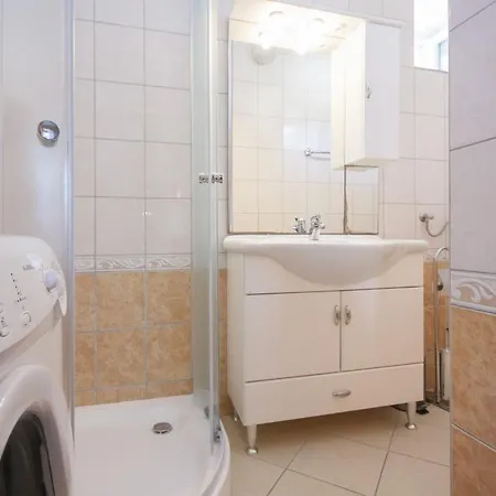House Neda Hotel