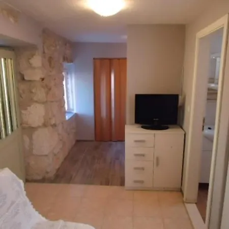 House Neda 3*